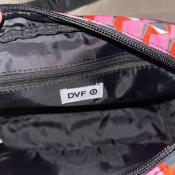 DVF x Target Modern Geo Black Pink Red Navy White Nylon Camera Crossbody Bag - Picture 10 of 13